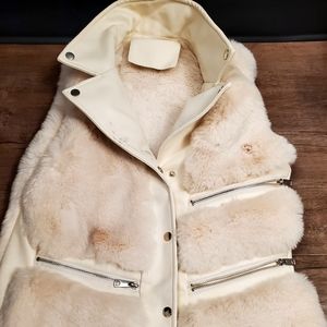 Women Faux Fur Vest, Fall and Winter Fashion Warm Size Small